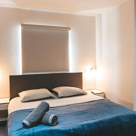 Gray Door Apartments - Adults Only Palm Beach Dış mekan fotoğraf