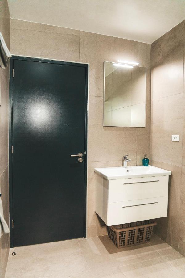 Gray Door Apartments - Adults Only Palm Beach Dış mekan fotoğraf