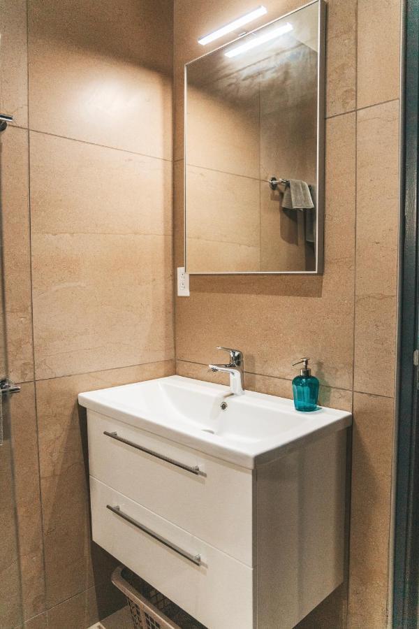 Gray Door Apartments - Adults Only Palm Beach Dış mekan fotoğraf