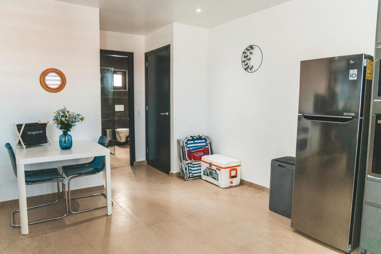 Gray Door Apartments - Adults Only Palm Beach Dış mekan fotoğraf