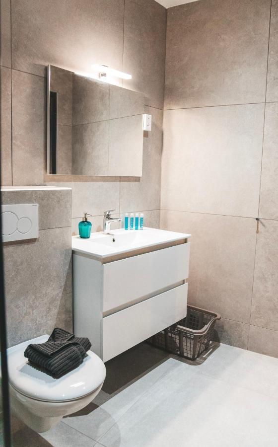 Gray Door Apartments - Adults Only Palm Beach Dış mekan fotoğraf