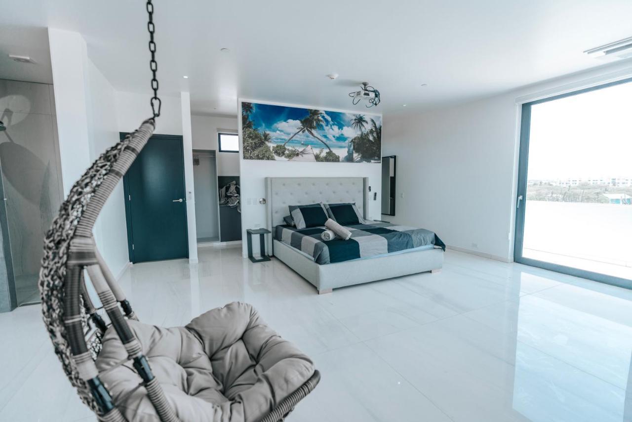 Gray Door Apartments - Adults Only Palm Beach Dış mekan fotoğraf