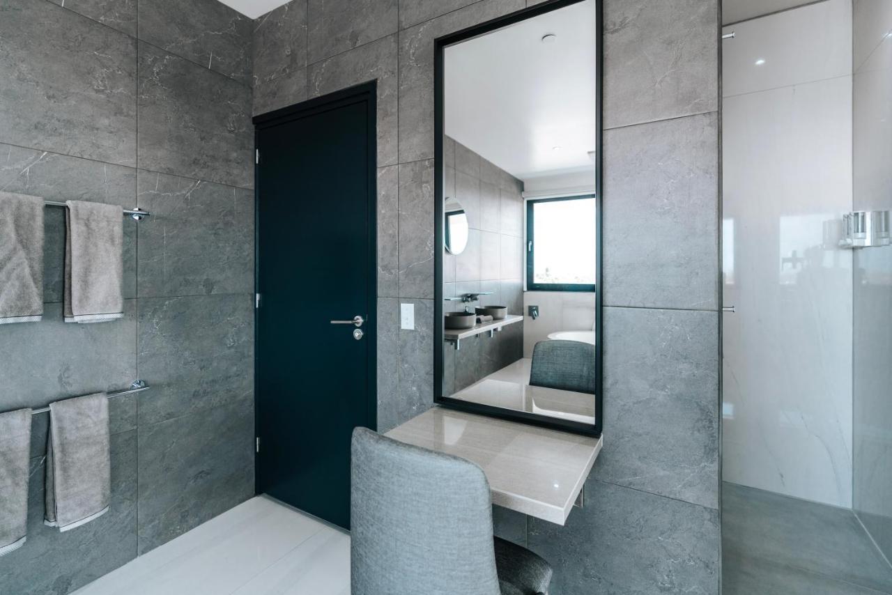 Gray Door Apartments - Adults Only Palm Beach Dış mekan fotoğraf
